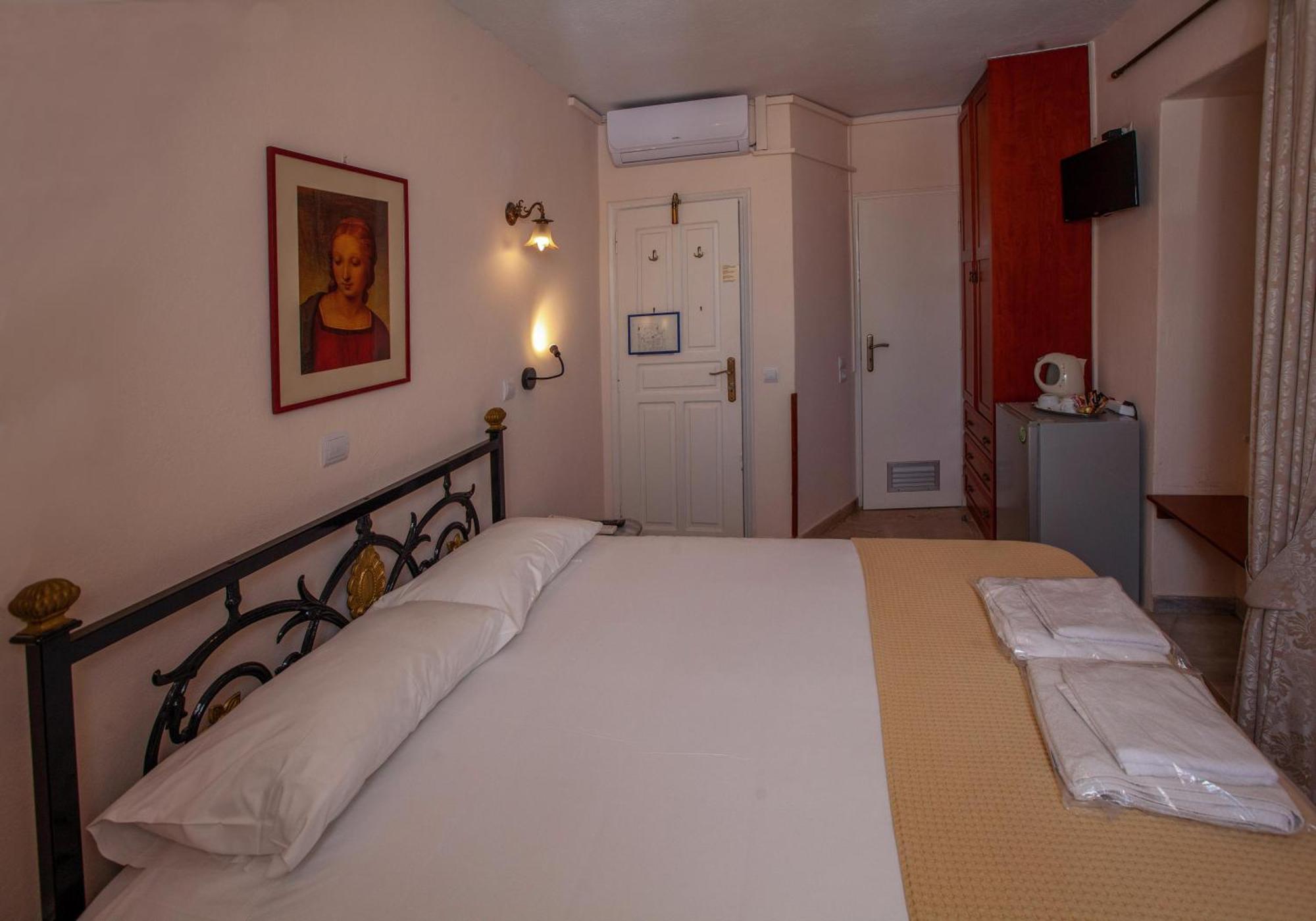 Byron Traditional Hotel Nafplio Quarto foto