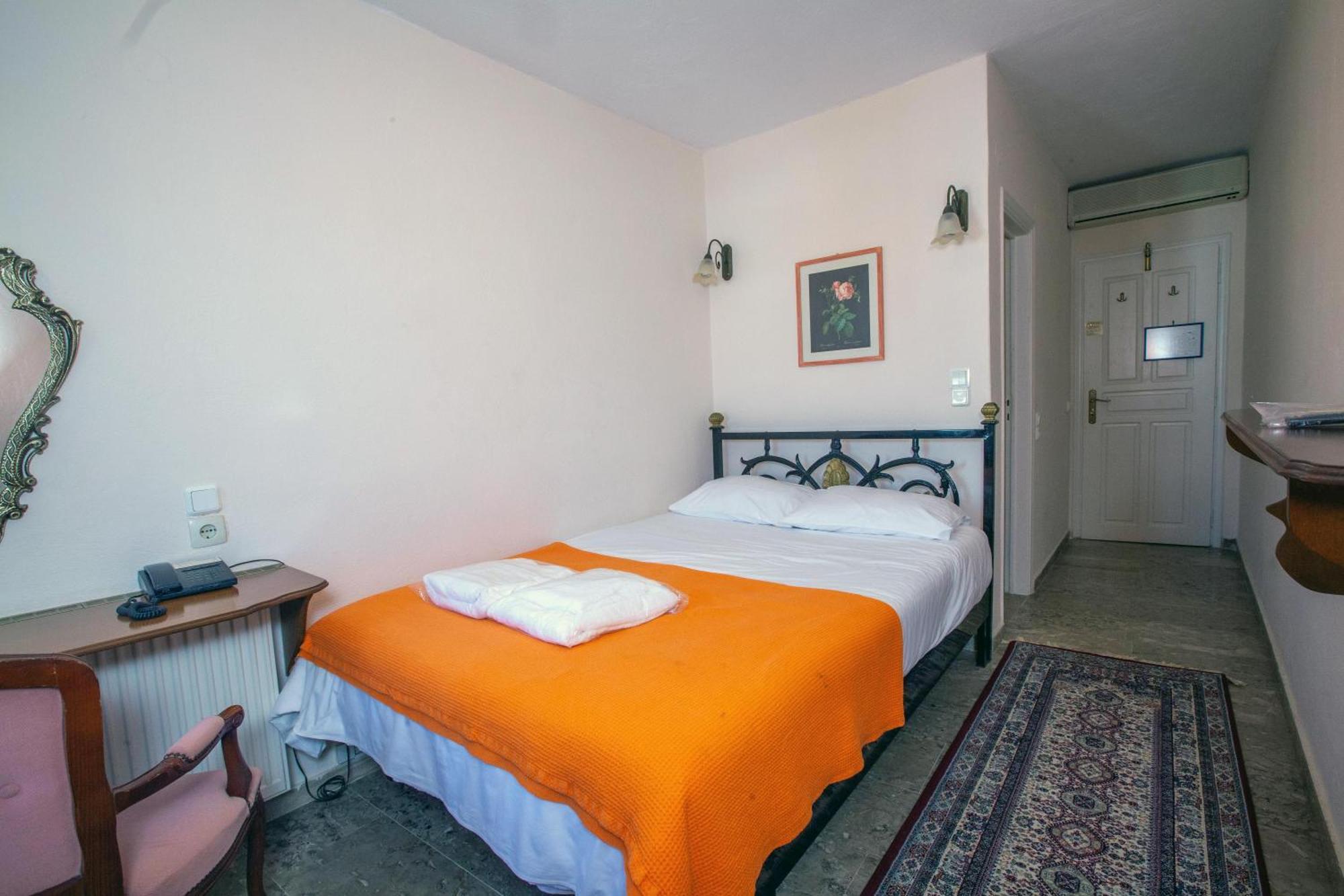 Byron Traditional Hotel Nafplio Quarto foto