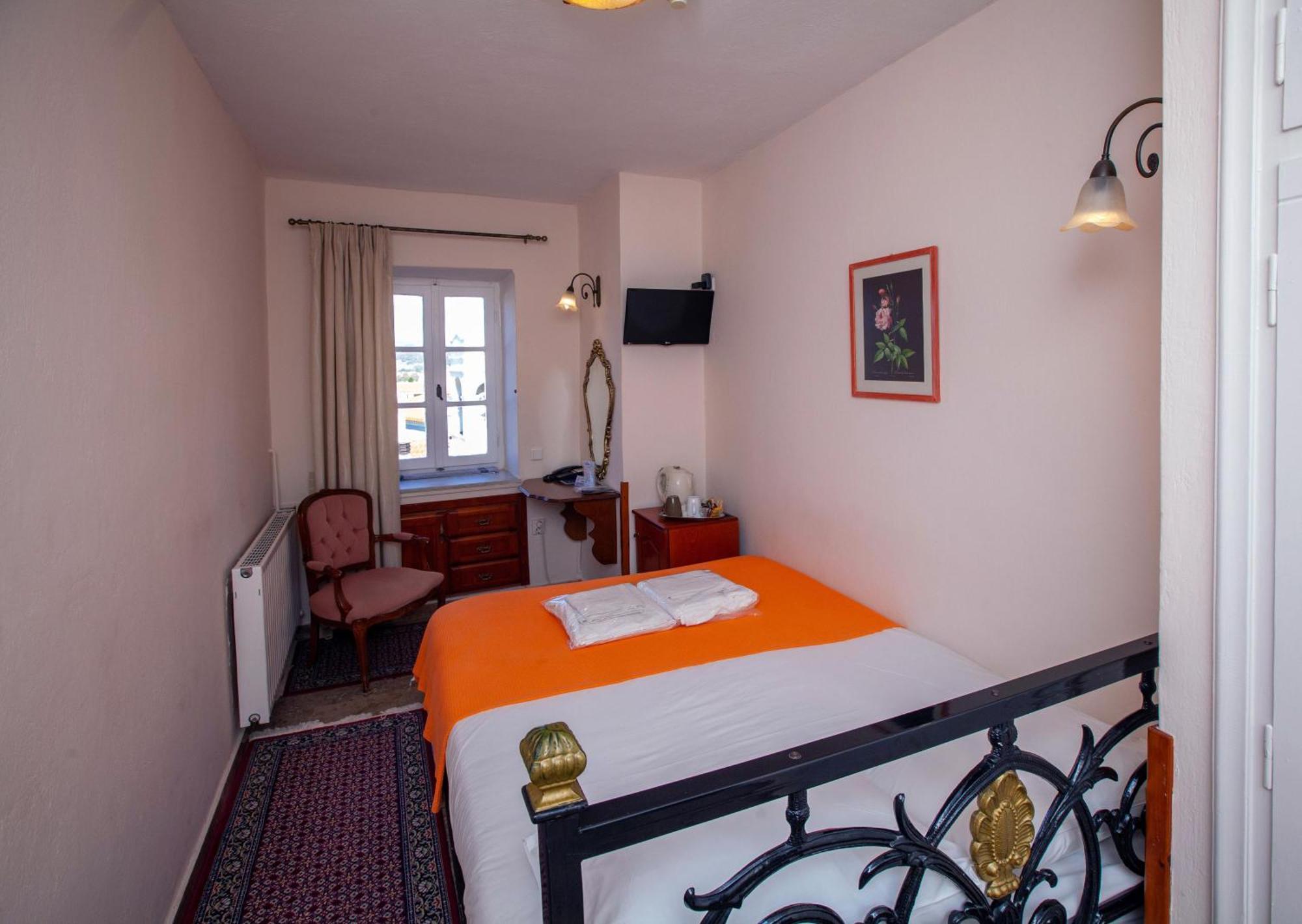 Byron Traditional Hotel Nafplio Quarto foto