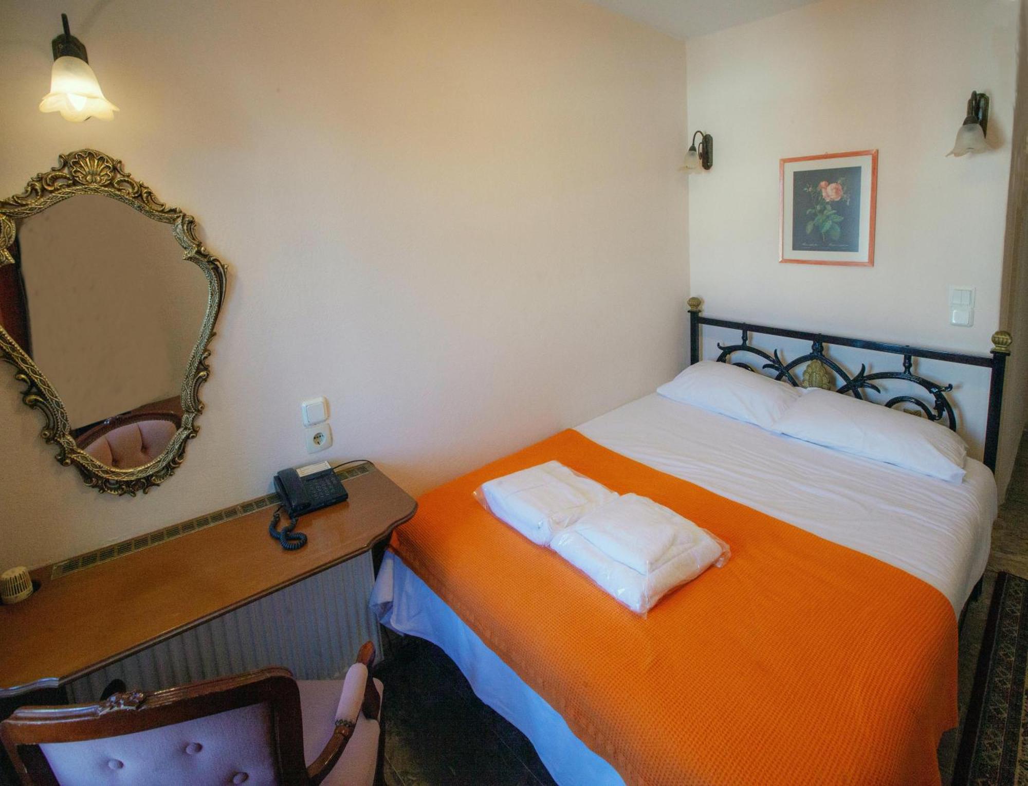 Byron Traditional Hotel Nafplio Quarto foto