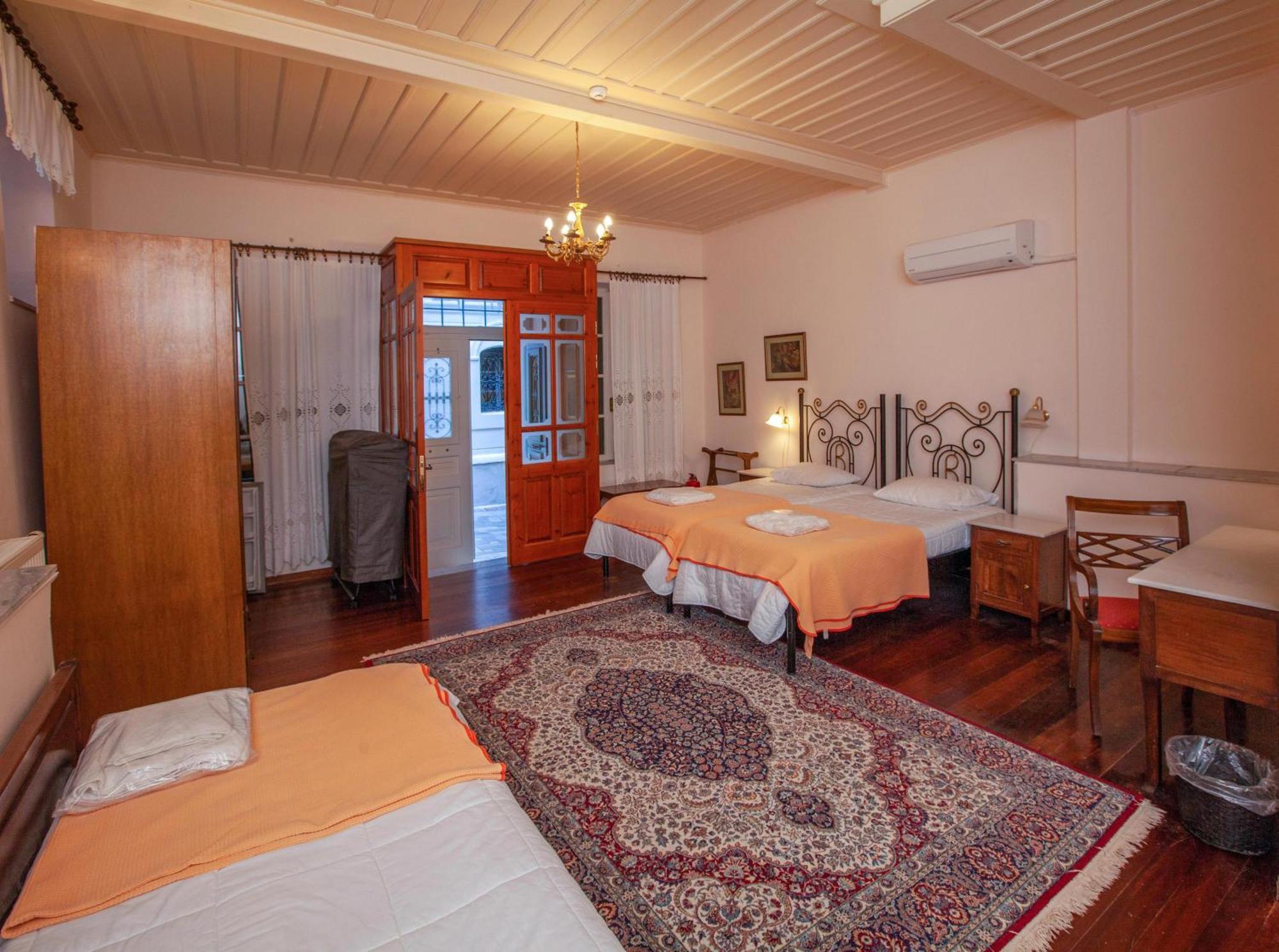 Byron Traditional Hotel Nafplio Quarto foto