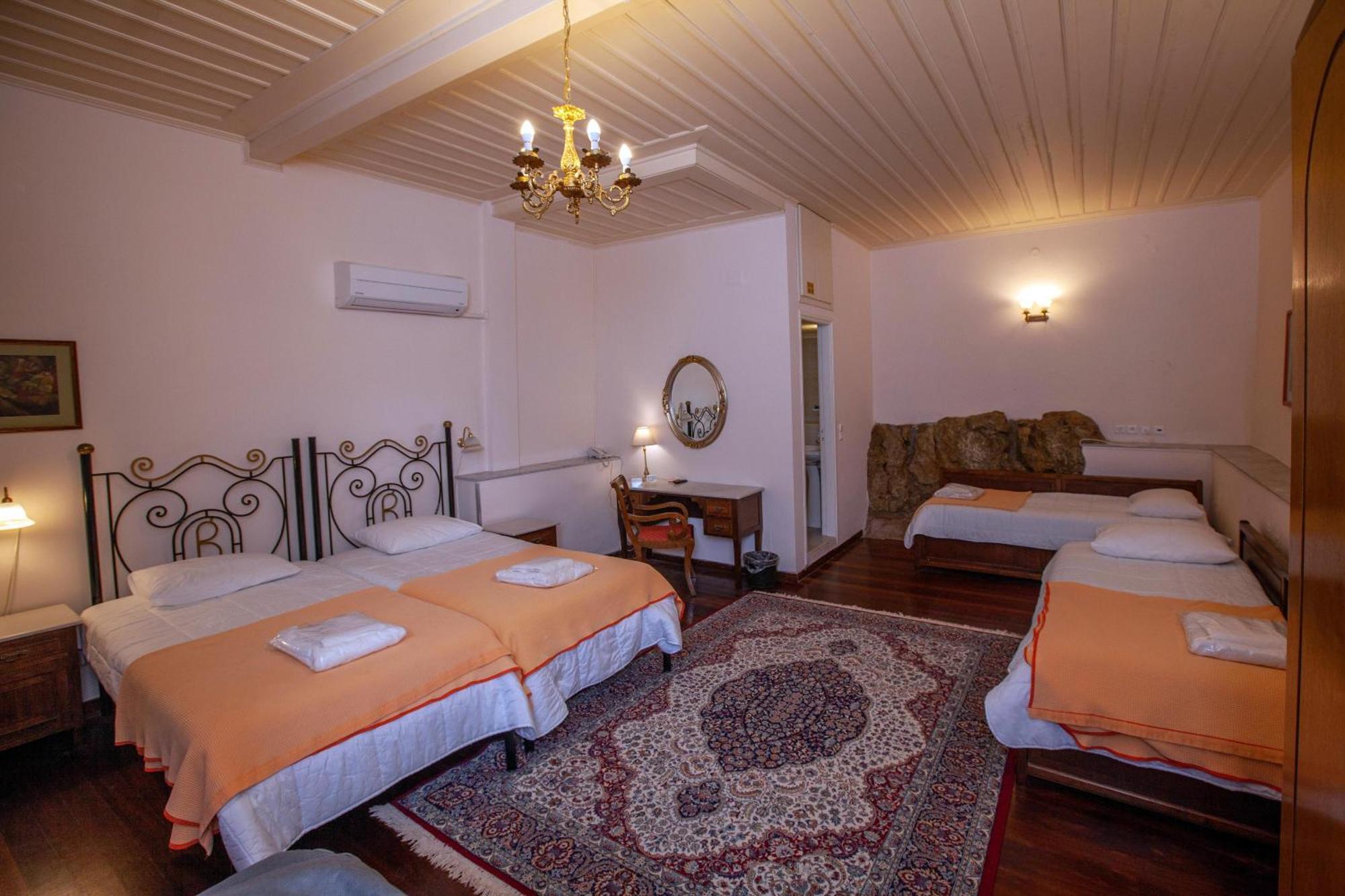 Byron Traditional Hotel Nafplio Quarto foto