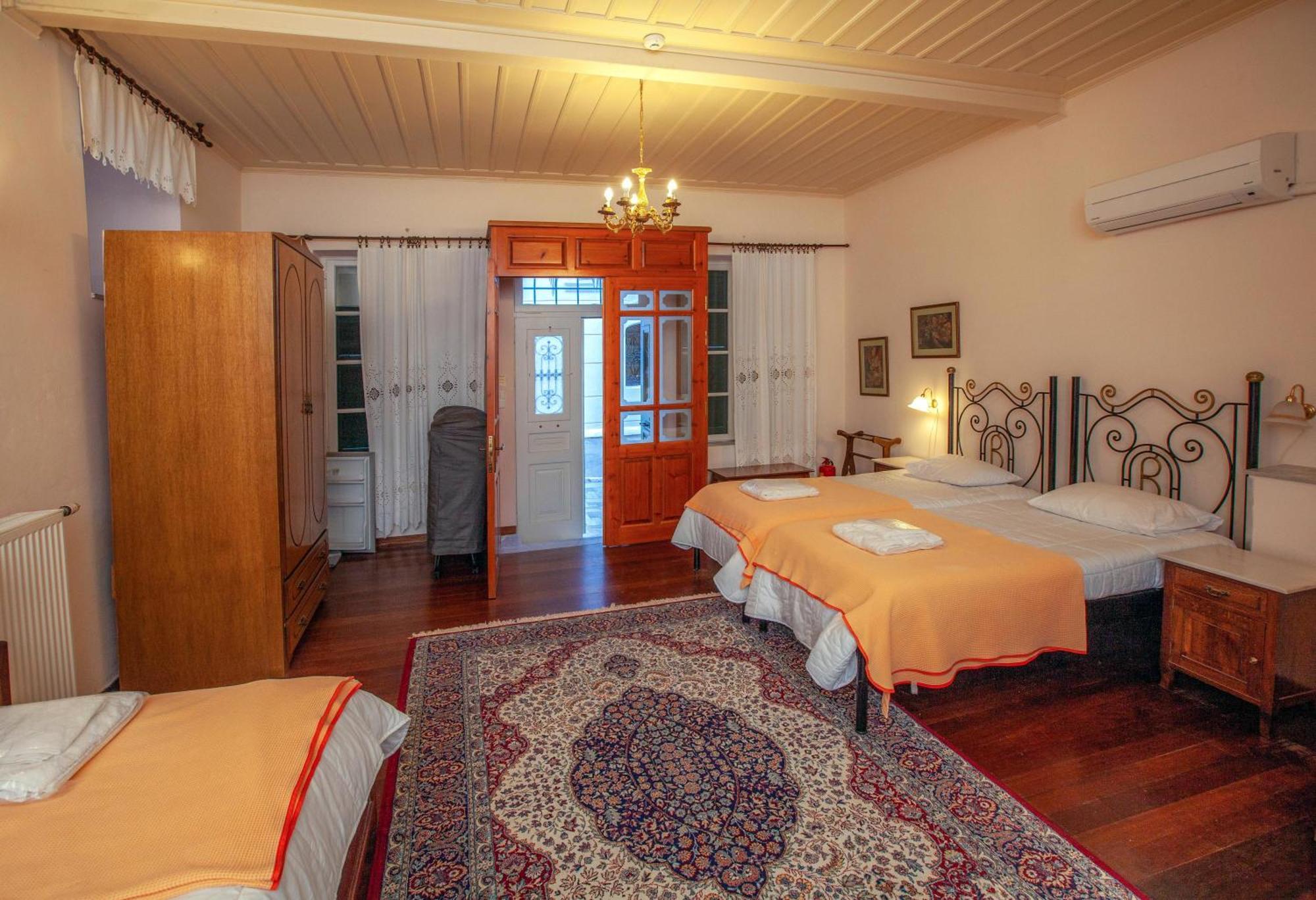 Byron Traditional Hotel Nafplio Quarto foto