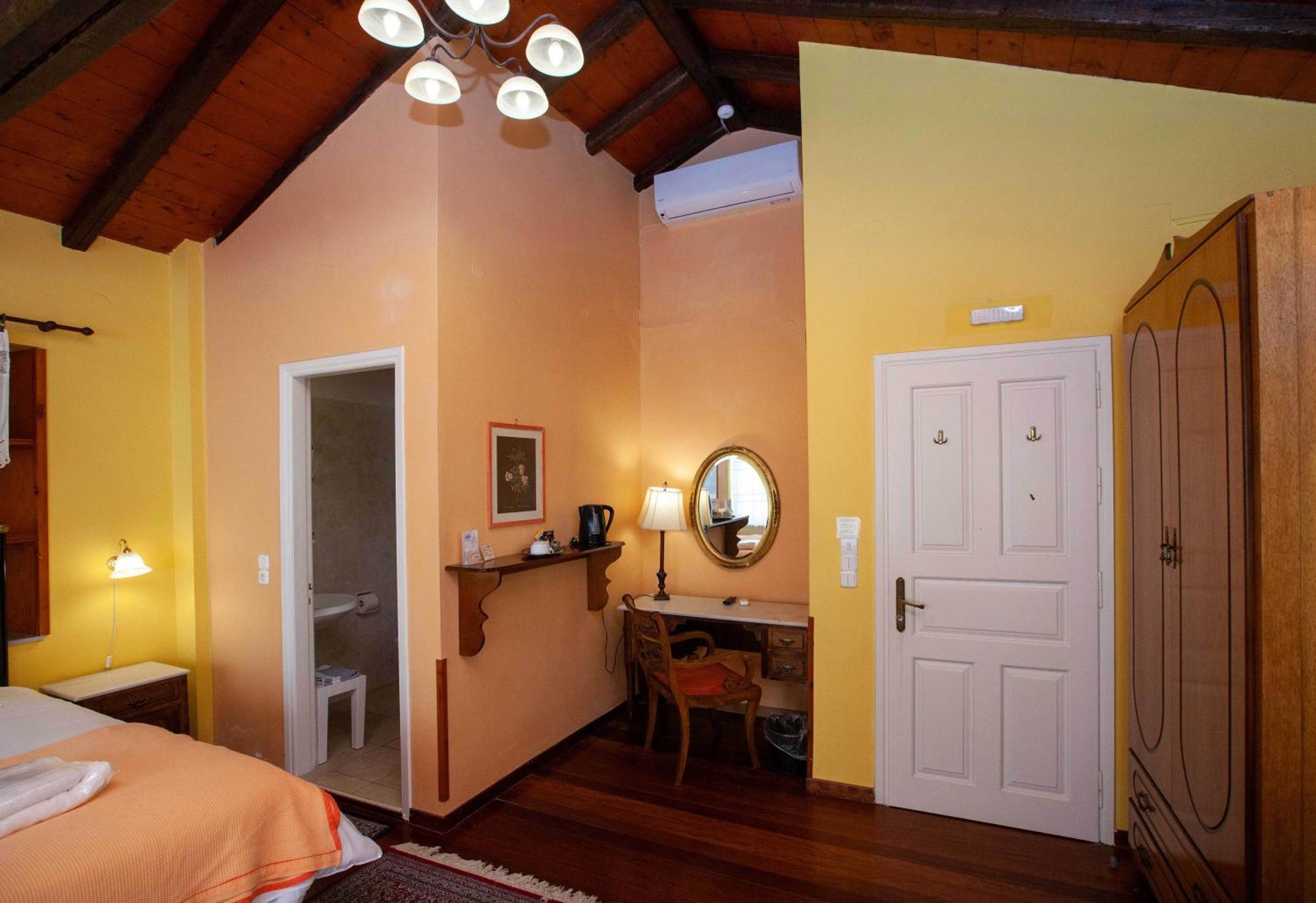 Byron Traditional Hotel Nafplio Quarto foto